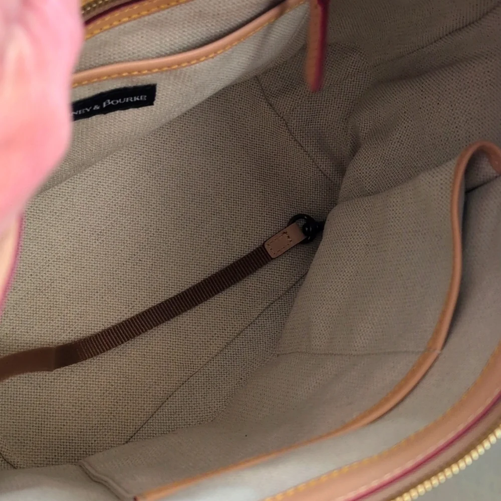 Dooney & Bourke Maritime Hobo Sac NWOT